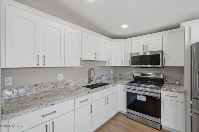 10 E Corona Road, Tucson, AZ 85756