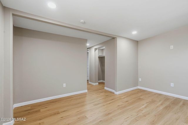 10 E Corona Road, Tucson, AZ 85756
