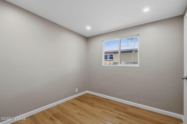 10 E Corona Road, Tucson, AZ 85756