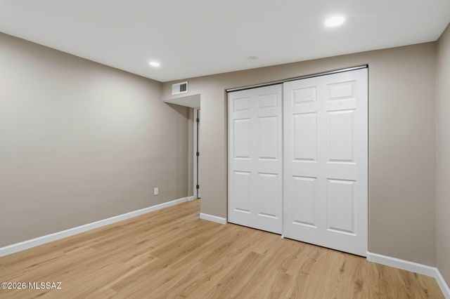 10 E Corona Road, Tucson, AZ 85756