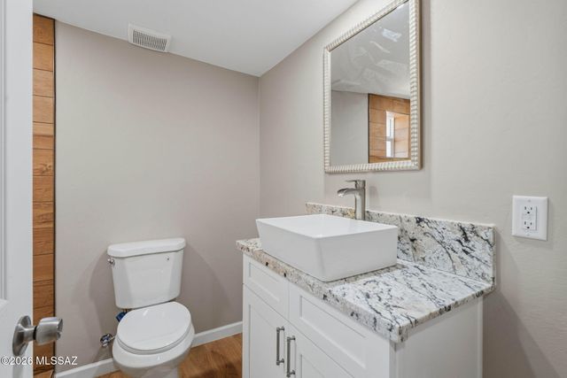 10 E Corona Road, Tucson, AZ 85756