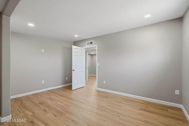 10 E Corona Road, Tucson, AZ 85756