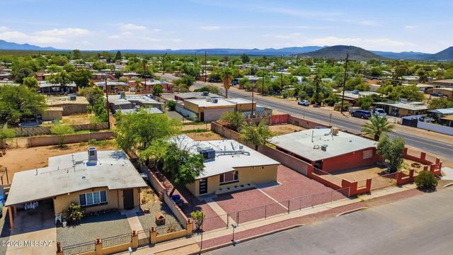 10 E Corona Road, Tucson, AZ 85756