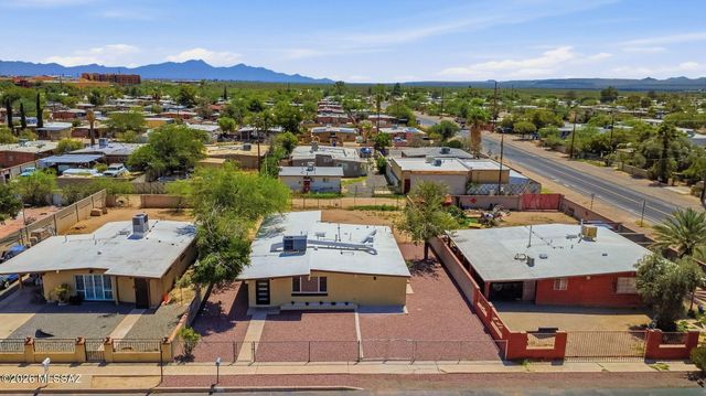 10 E Corona Road, Tucson, AZ 85756