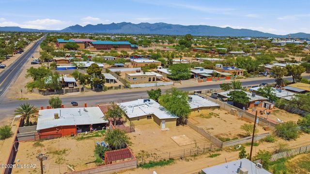 10 E Corona Road, Tucson, AZ 85756