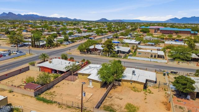 10 E Corona Road, Tucson, AZ 85756