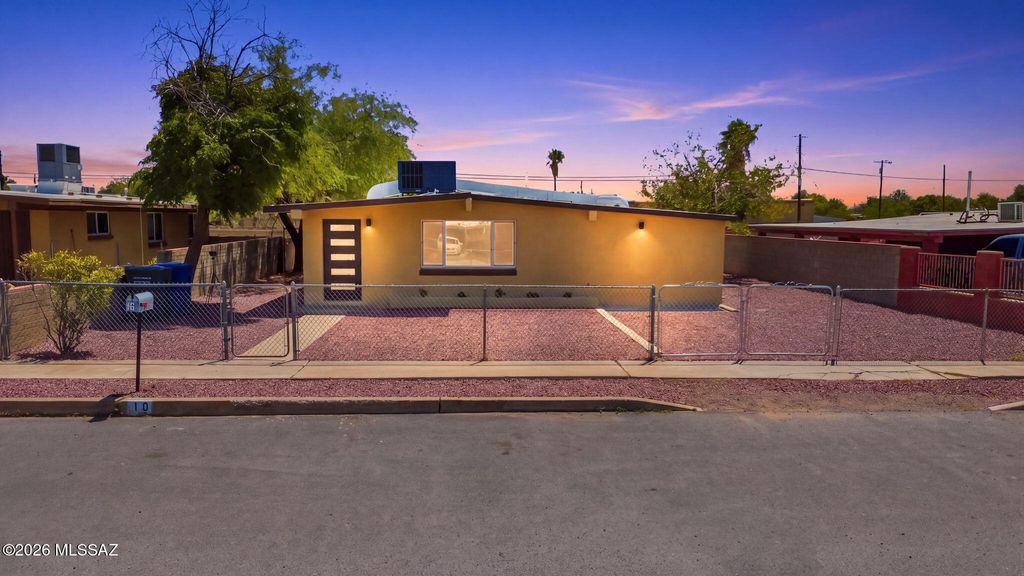 10 E Corona Road, Tucson, AZ 85756