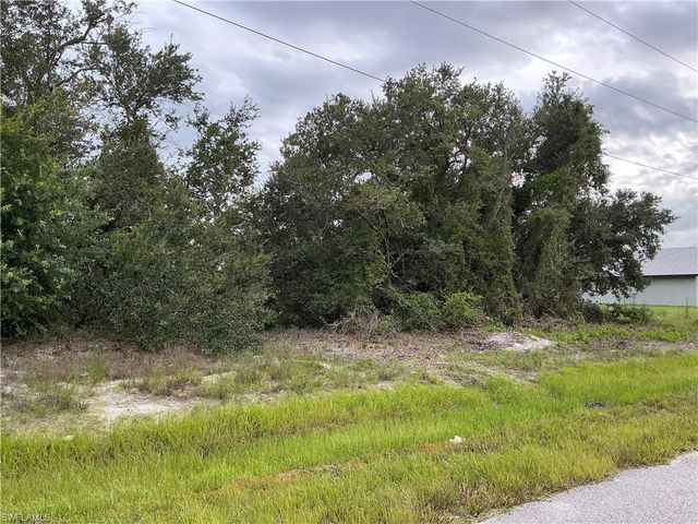 3102 51st ST W, Lehigh Acres, FL 33971