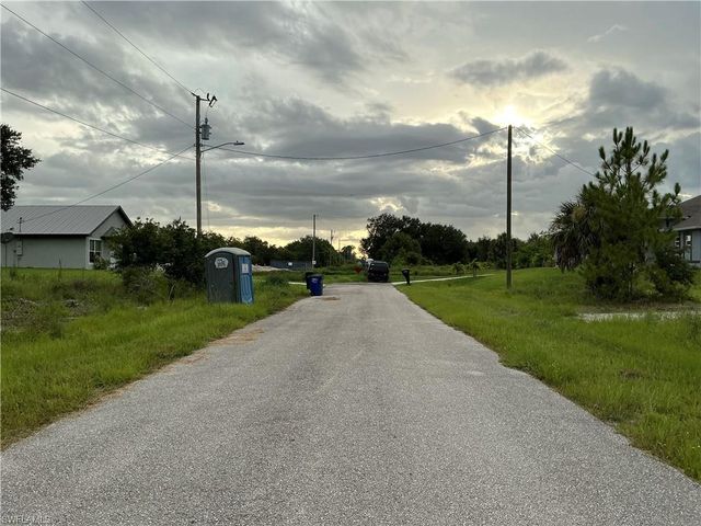 3102 51st ST W, Lehigh Acres, FL 33971