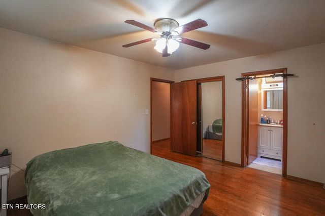2001 Highland Rd, Maryville, TN 37801