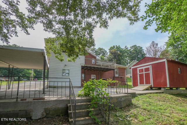 2001 Highland Rd, Maryville, TN 37801
