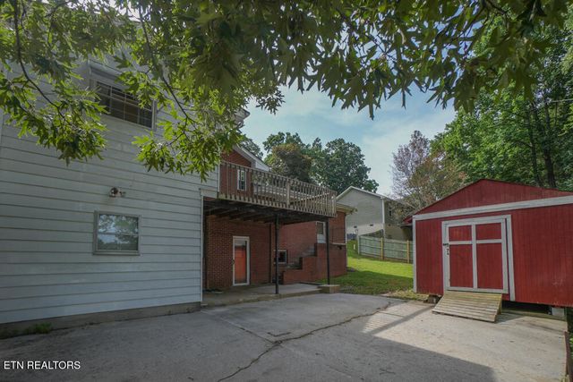 2001 Highland Rd, Maryville, TN 37801