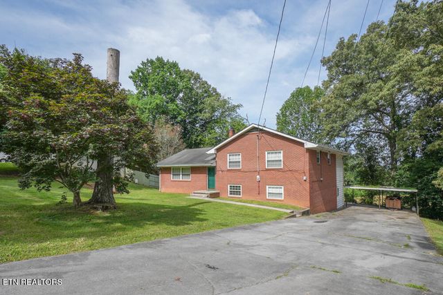 2001 Highland Rd, Maryville, TN 37801