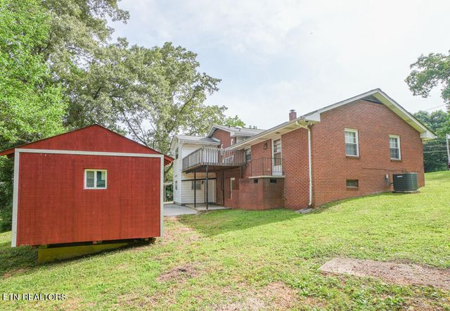 2001 Highland Rd, Maryville, TN 37801