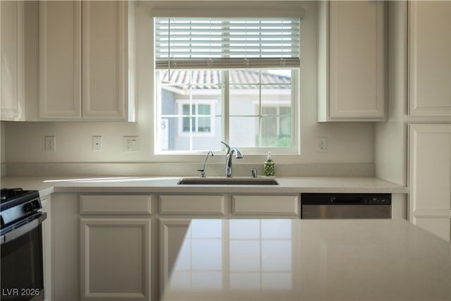 7330 North Decatur Boulevard 1, Las Vegas, NV 89131