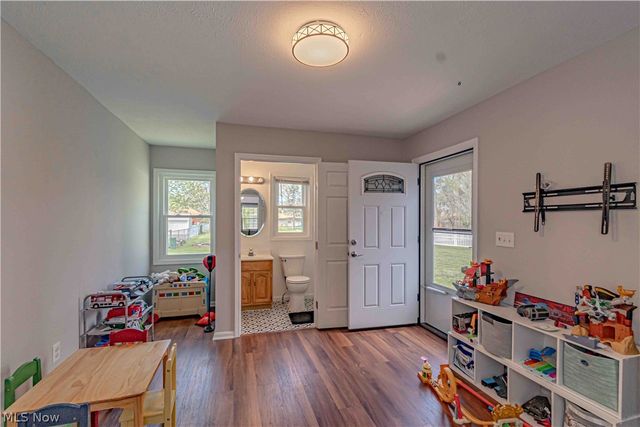 4154 Shelley Drive, North Olmsted, OH 44070