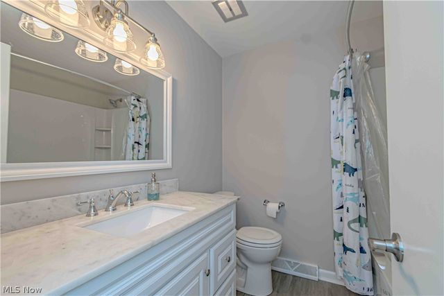4154 Shelley Drive, North Olmsted, OH 44070