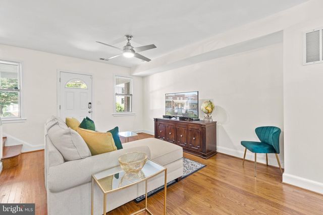 1621 R ST SE, Washington, DC 20020