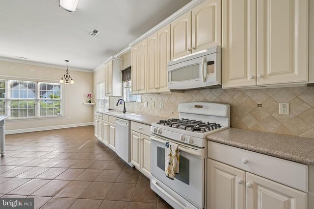 65 PINTAIL DR, Glassboro, NJ 08028