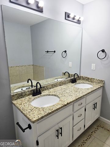 125 Planters Walk, Locust Grove, GA 30248