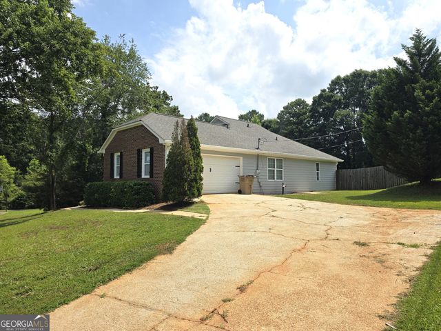 125 Planters Walk, Locust Grove, GA 30248