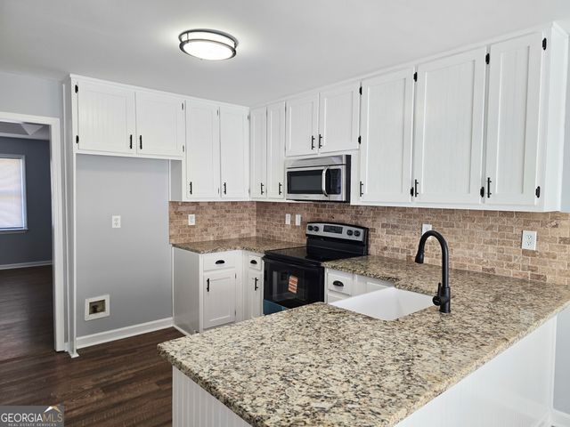 125 Planters Walk, Locust Grove, GA 30248