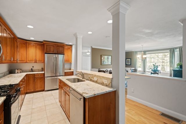 37 Rockville Mdws 37, Millis, MA 02054