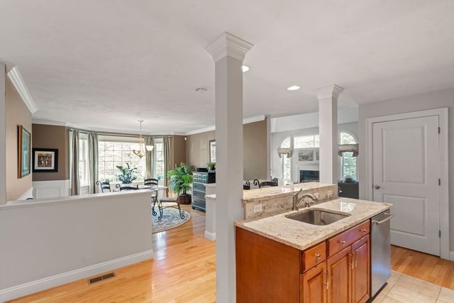 37 Rockville Mdws 37, Millis, MA 02054