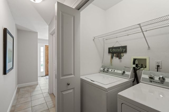 37 Rockville Mdws 37, Millis, MA 02054