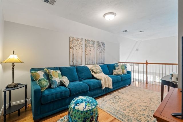 37 Rockville Mdws 37, Millis, MA 02054