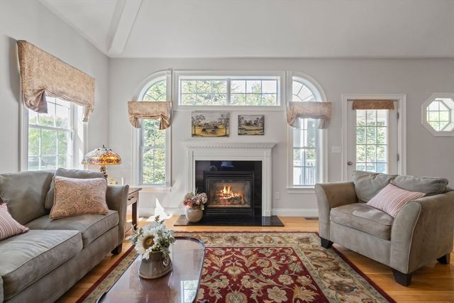 37 Rockville Mdws 37, Millis, MA 02054