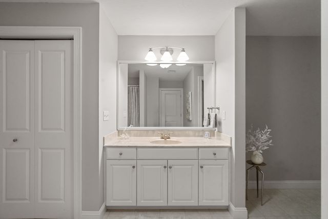 37 Rockville Mdws 37, Millis, MA 02054