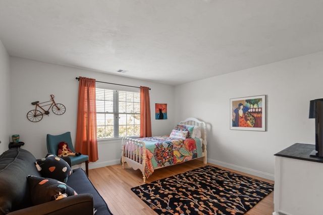 37 Rockville Mdws 37, Millis, MA 02054