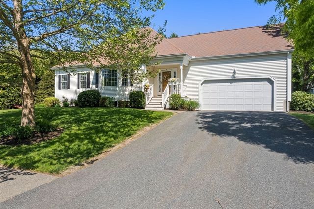37 Rockville Mdws 37, Millis, MA 02054