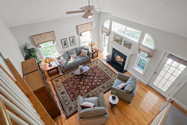 37 Rockville Mdws 37, Millis, MA 02054