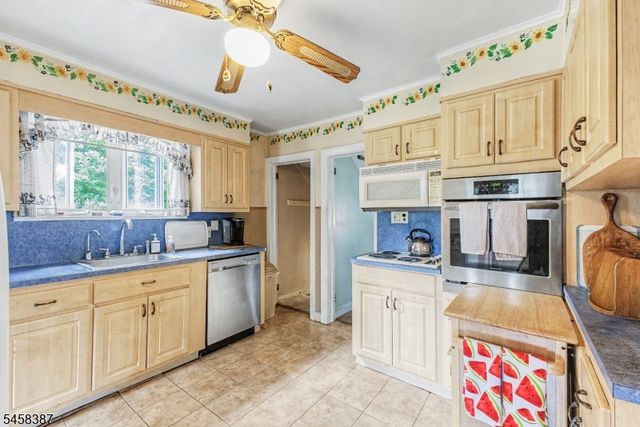 137 Mckinley Ave, East Hanover Twp., NJ 07936