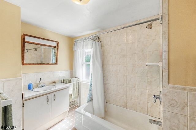 137 Mckinley Ave, East Hanover Twp., NJ 07936