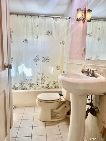 10 Monroe Street, North Haven, CT 06473