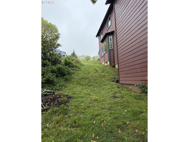 1645 3rd St, Columbia City, OR 97018