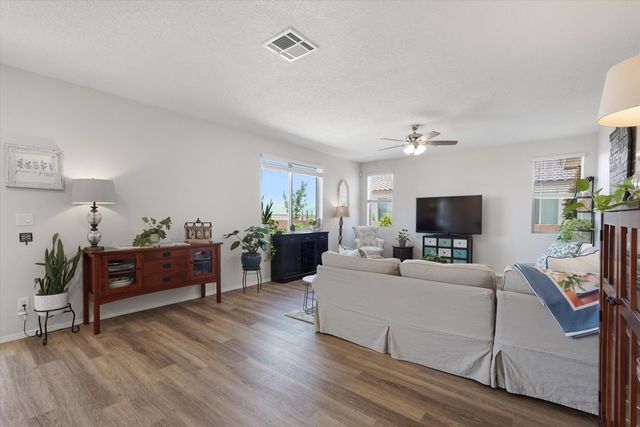 1412 Valle De Colores Street NW, Los Lunas, NM 87031