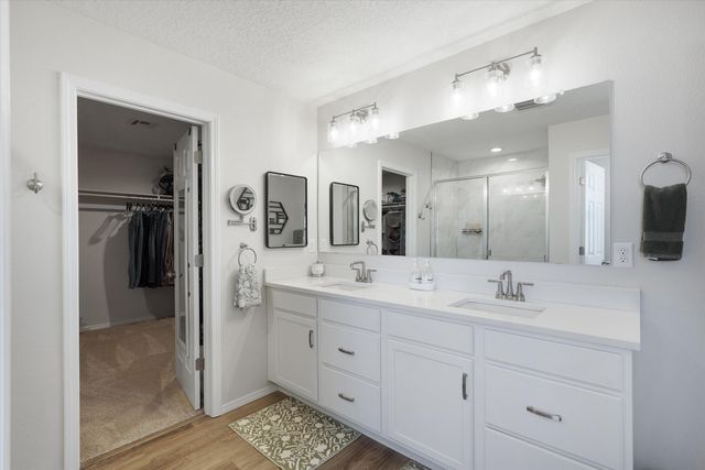1412 Valle De Colores Street NW, Los Lunas, NM 87031