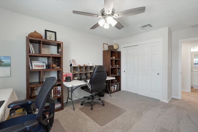 1412 Valle De Colores Street NW, Los Lunas, NM 87031