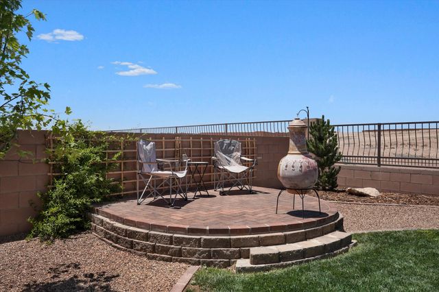 1412 Valle De Colores Street NW, Los Lunas, NM 87031