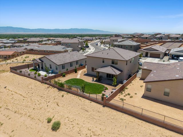 1412 Valle De Colores Street NW, Los Lunas, NM 87031