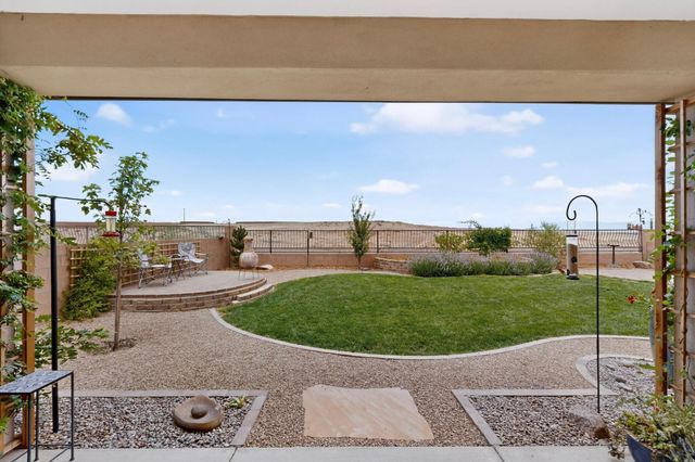 1412 Valle De Colores Street NW, Los Lunas, NM 87031