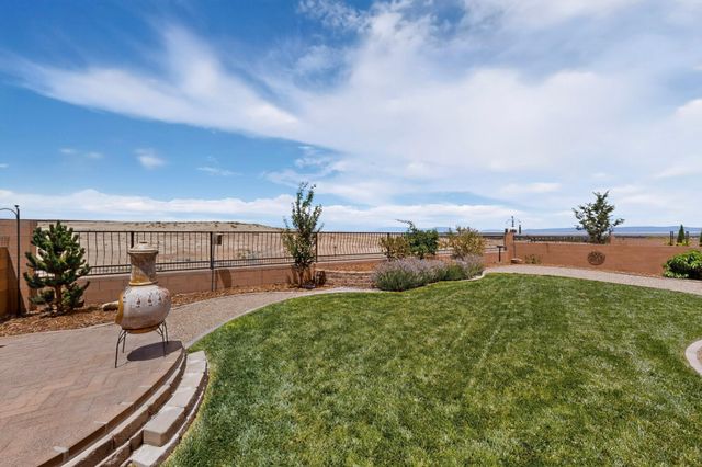 1412 Valle De Colores Street NW, Los Lunas, NM 87031