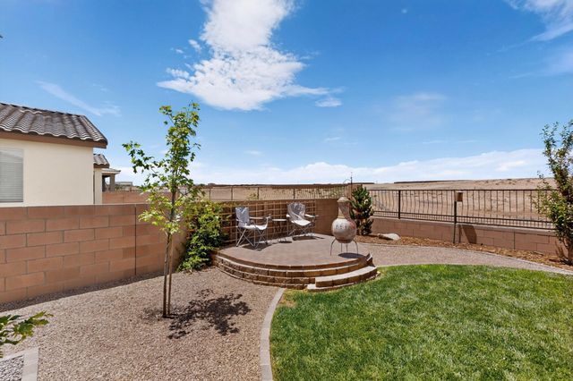 1412 Valle De Colores Street NW, Los Lunas, NM 87031