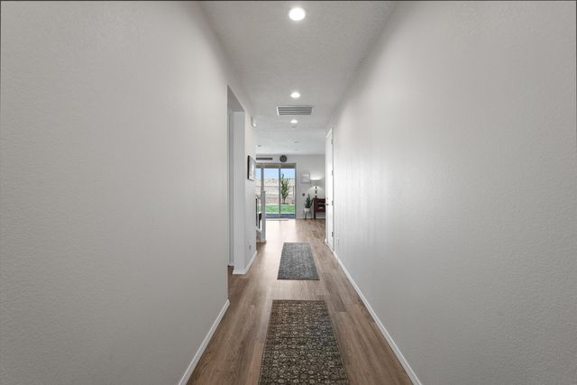 1412 Valle De Colores Street NW, Los Lunas, NM 87031