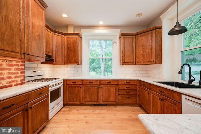 1501 HILL RD, Reading, PA 19602