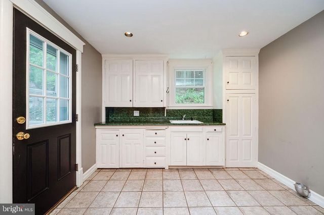 1501 HILL RD, Reading, PA 19602